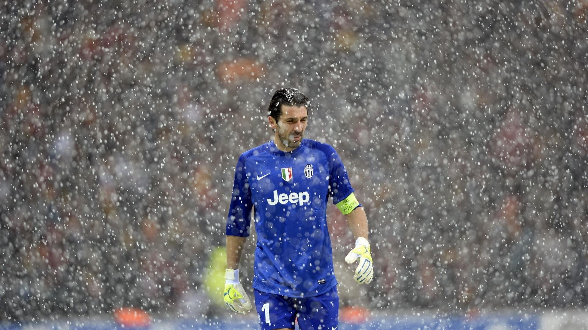 足球裁判争议事件分析